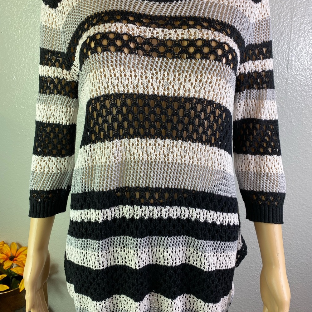 New Directions pullover black and white size L